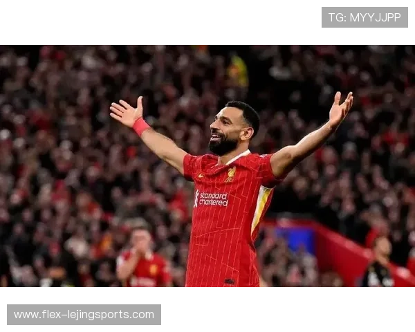 全球足球界超高颜值女球星们的魅力瞬间 这些美女球员不仅技术卓越还自带光环